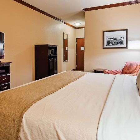 Best Western Granbury Inn And Suites Buitenkant foto
