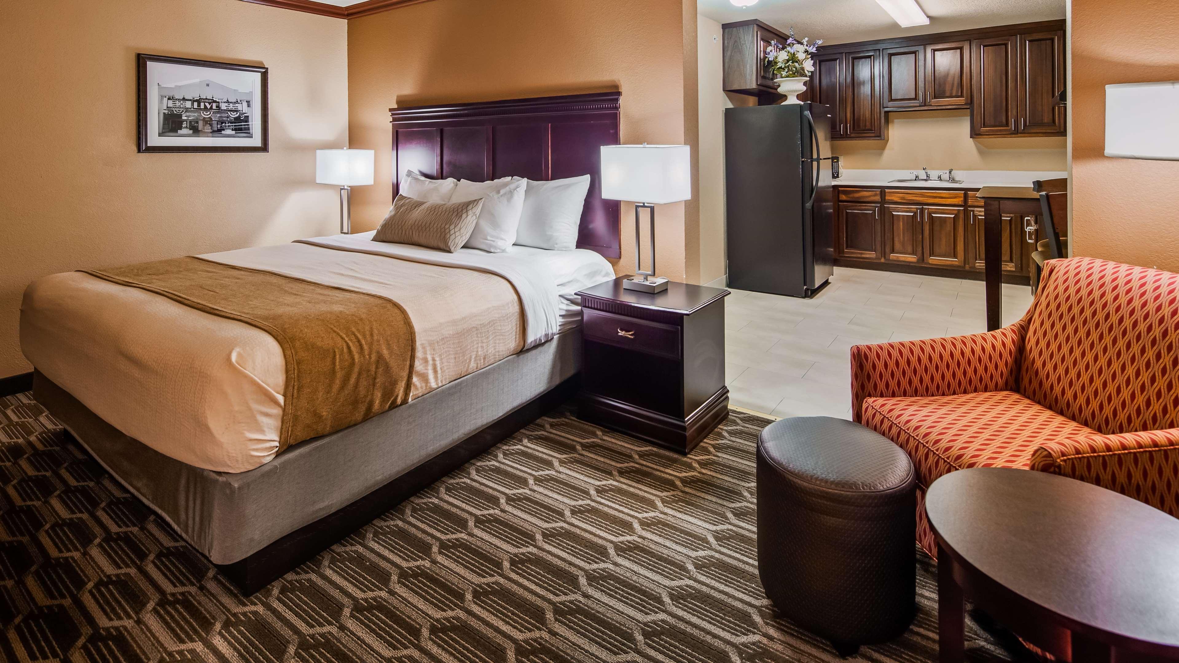 Best Western Granbury Inn And Suites Buitenkant foto