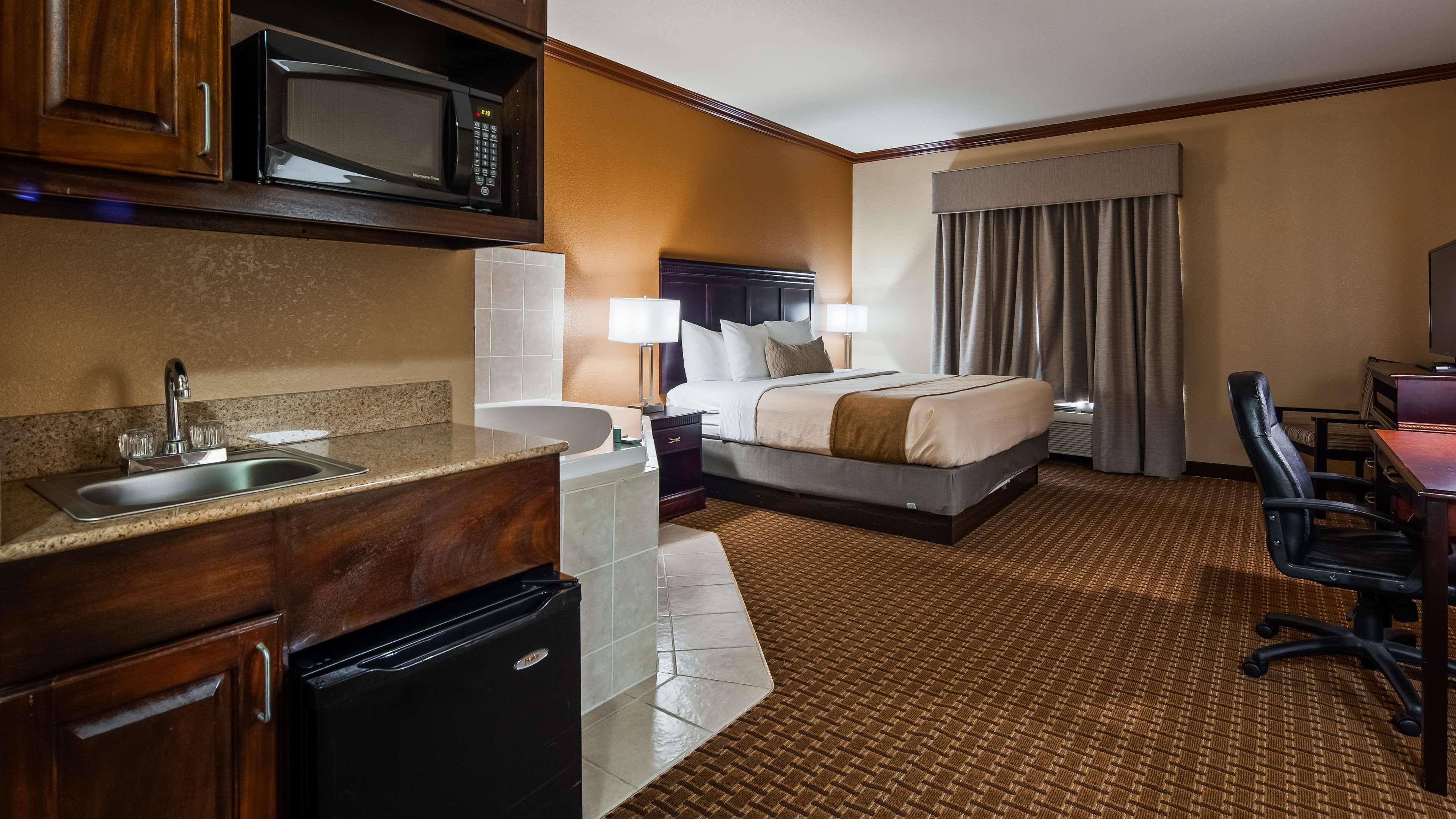 Best Western Granbury Inn And Suites Buitenkant foto