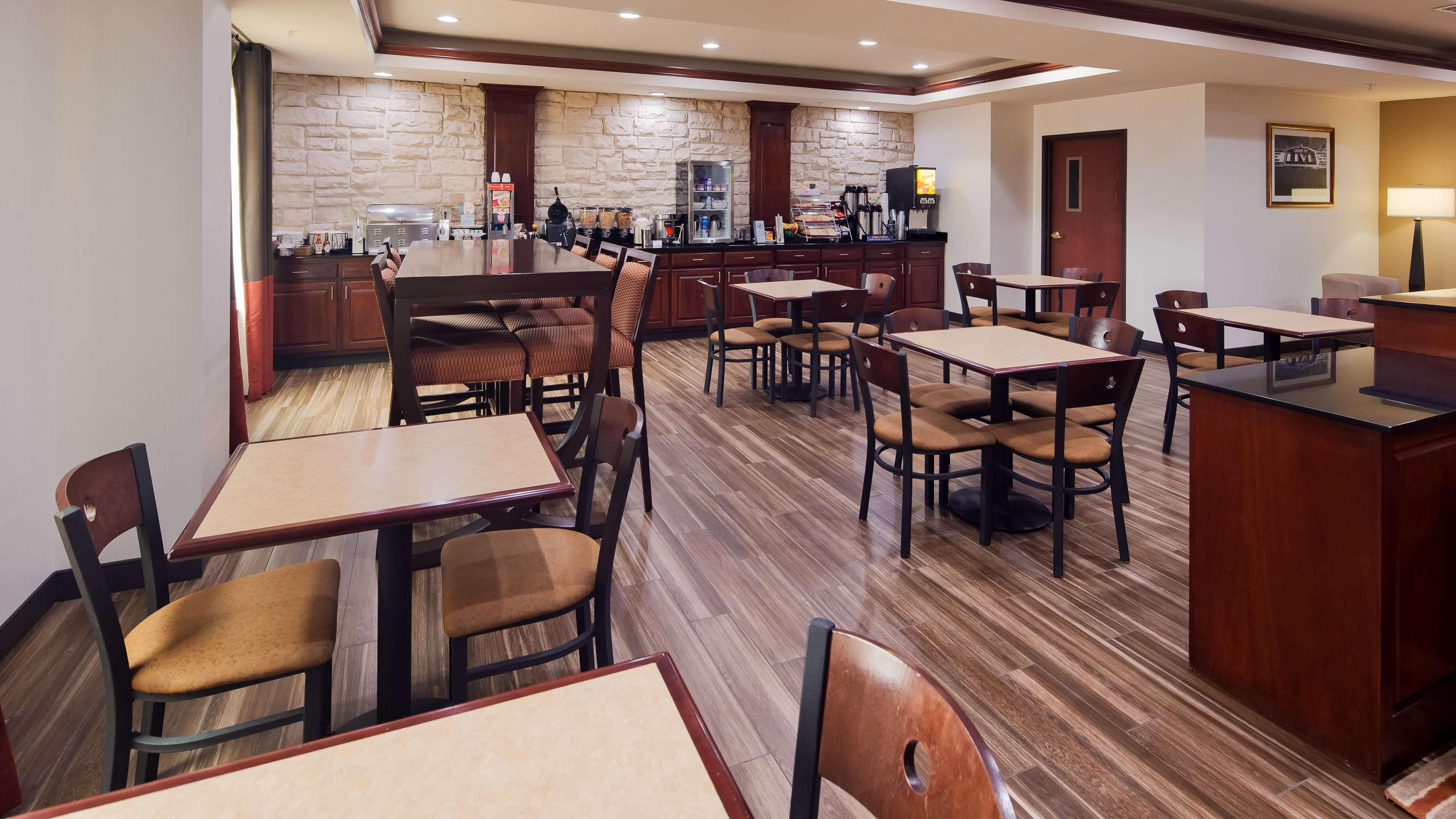 Best Western Granbury Inn And Suites Buitenkant foto